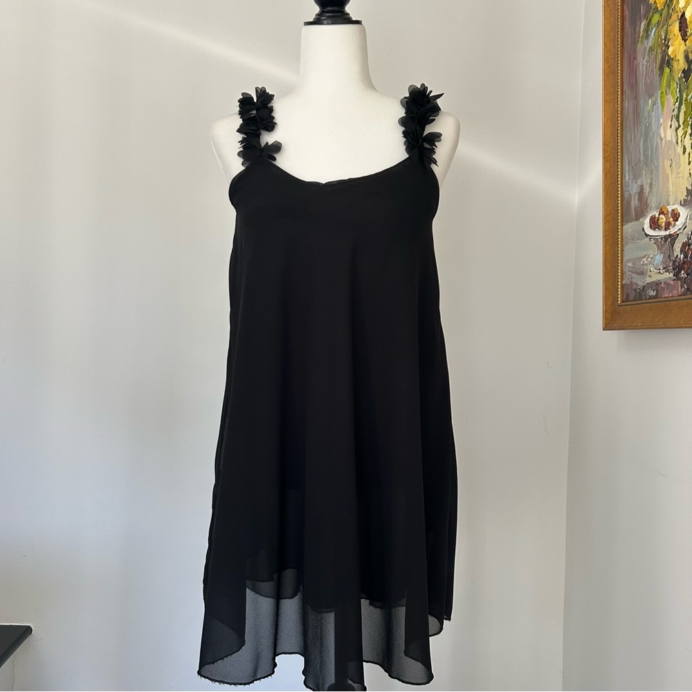 Black Flower Detail Dress / Size: fits S-M *